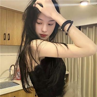 男人转化出机器人铠装